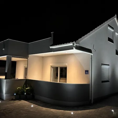 Lamore Brodarica (Sibenik-Knin)